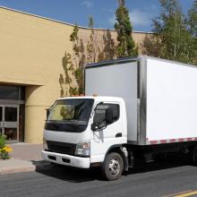 婁底雨服公司 專注貨車運輸，服務日用百貨物流